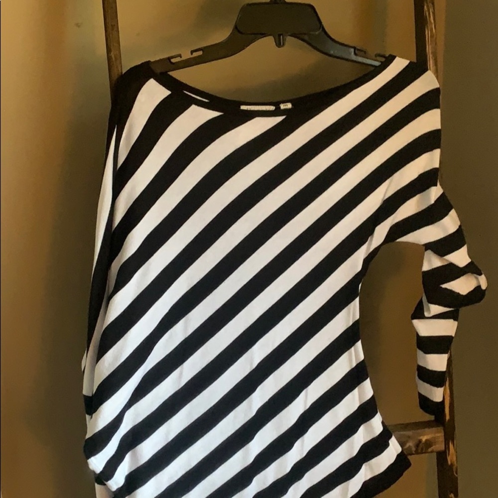 Sweater - Picture 2 of 3